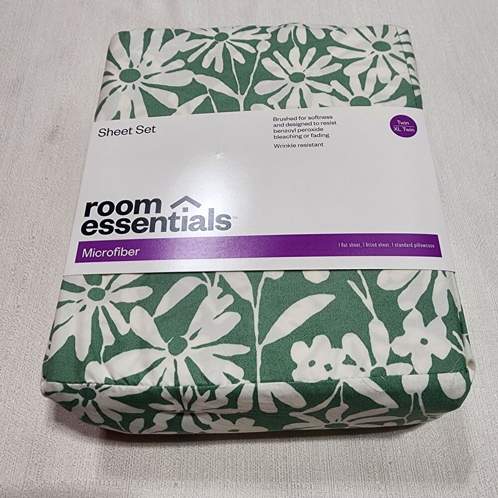 Room essentials XL twin bed sheets set